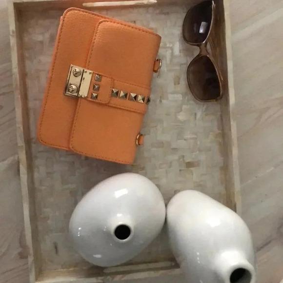 BCBG Paris crossbody - Picture 3 of 10